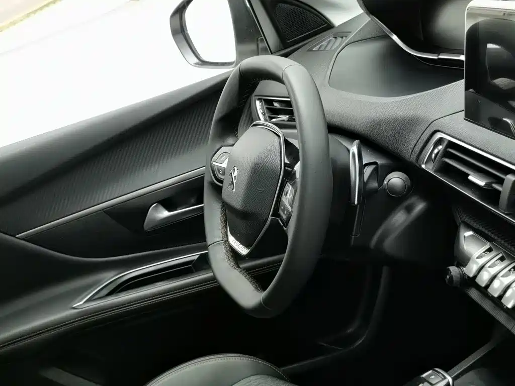 Peugeot 5008 2018 — фото 22