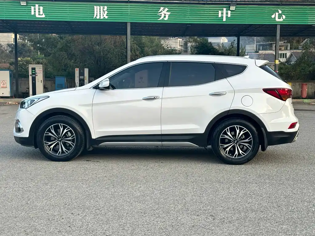 Hyundai Santa Fe 2017 — фото 14