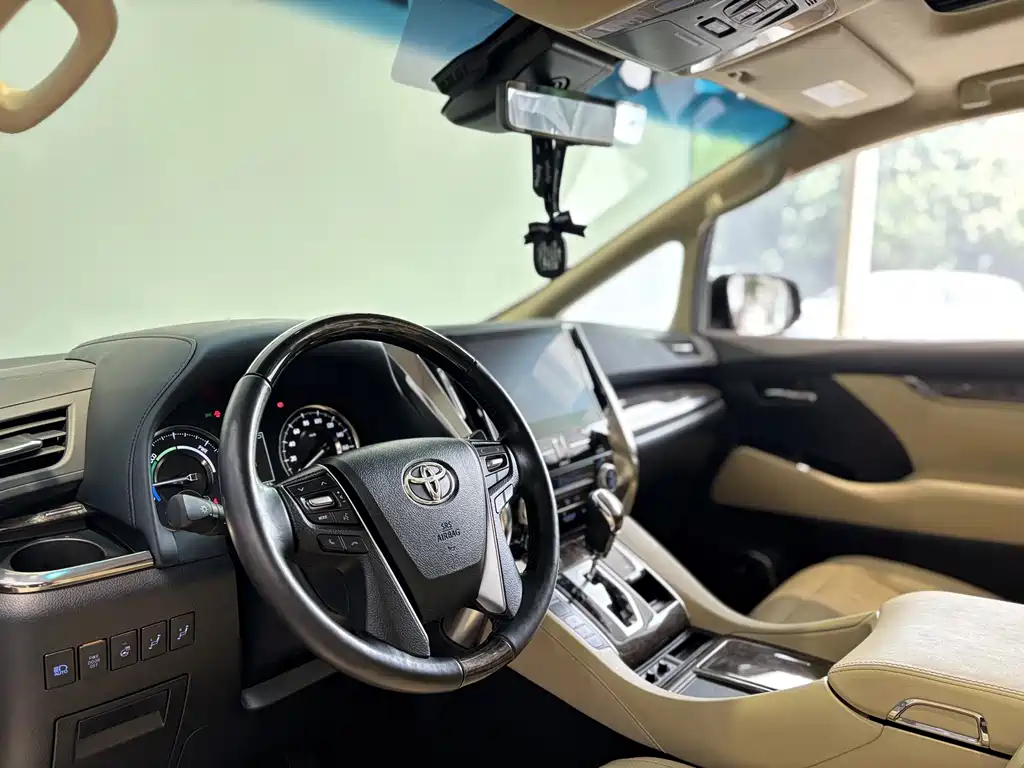 Toyota Vellfire 2021 — фото 11