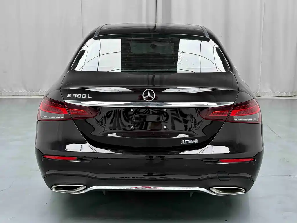 Mercedes-Benz E-Class 2022 — фото 8