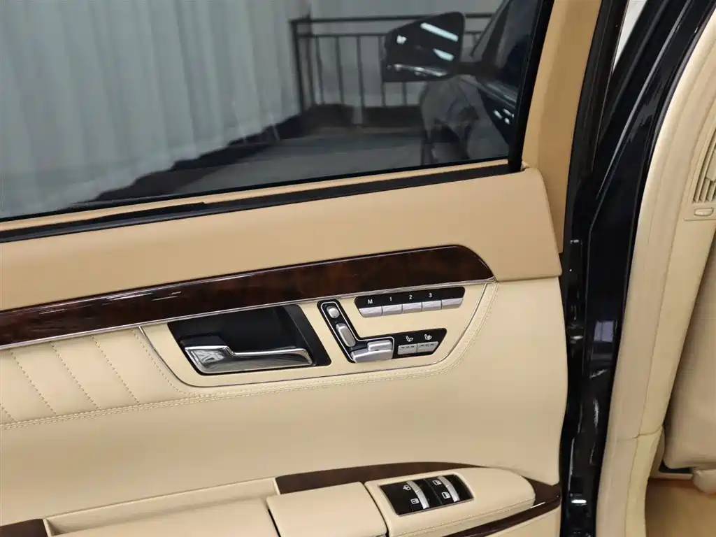 Mercedes-Benz S-Class 2010 — фото 29