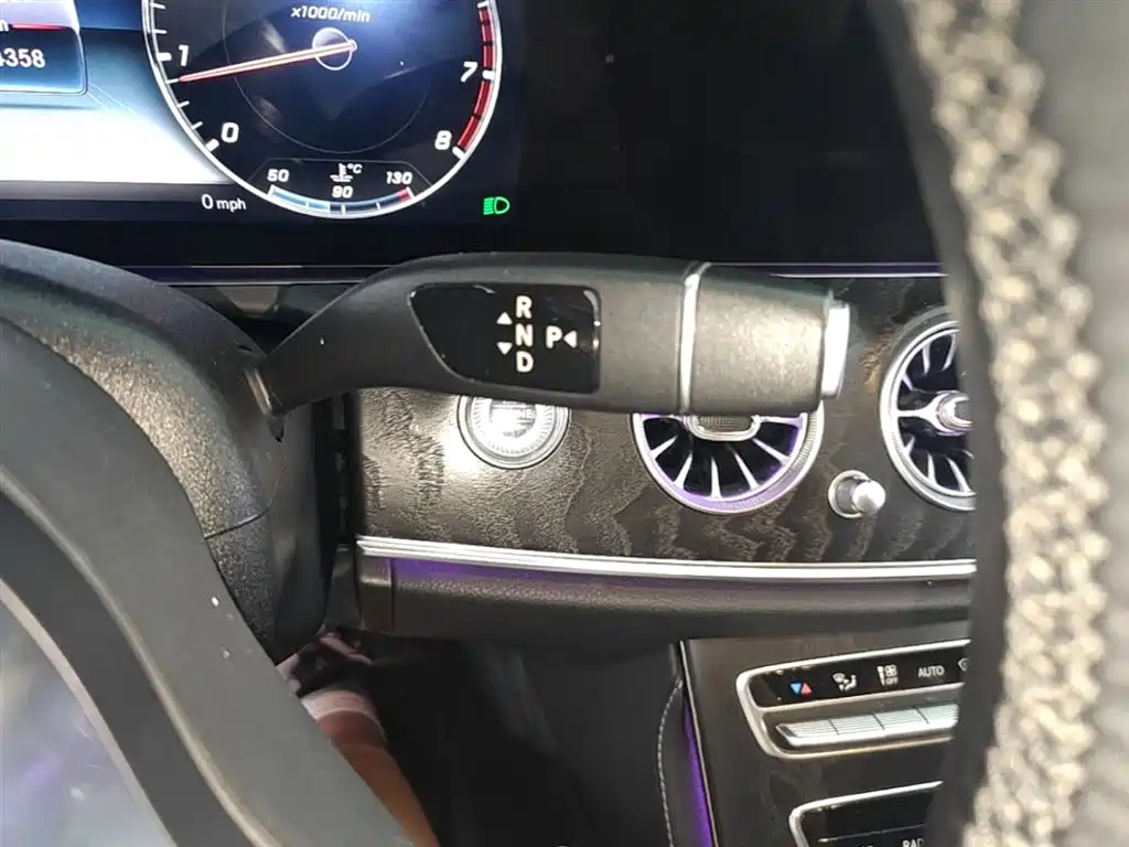 Mercedes-Benz E-Class 2019 — фото 14