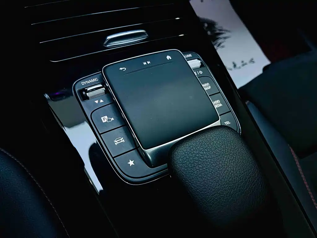 Mercedes-Benz A-Class 2024 — фото 13