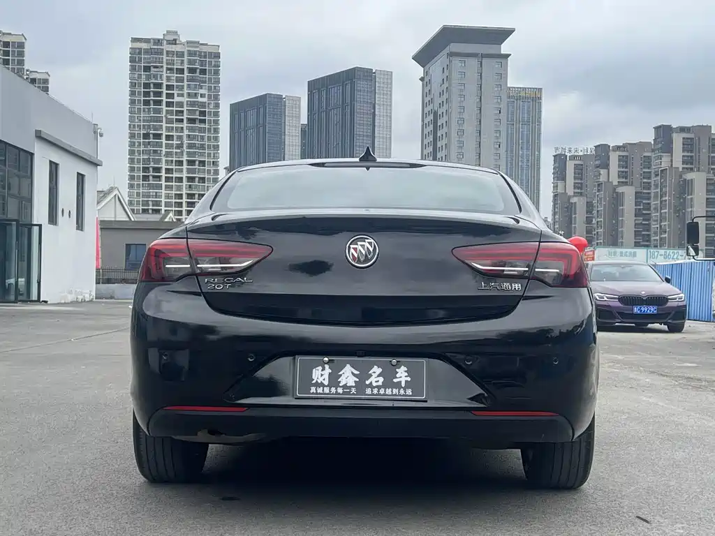 Buick Regal 2018 — фото 10
