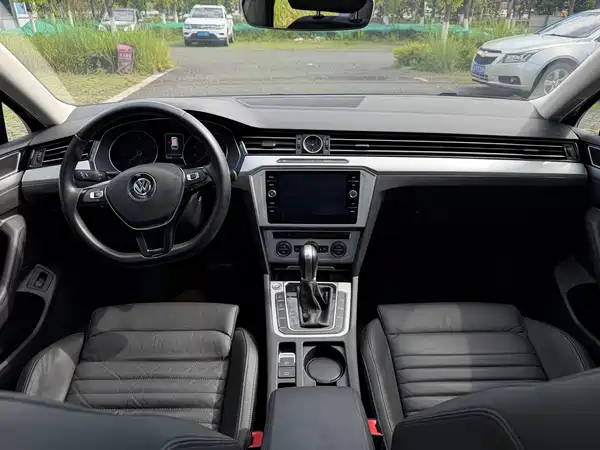 Volkswagen Viloran 2017
