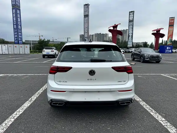 Volkswagen Golf 2022