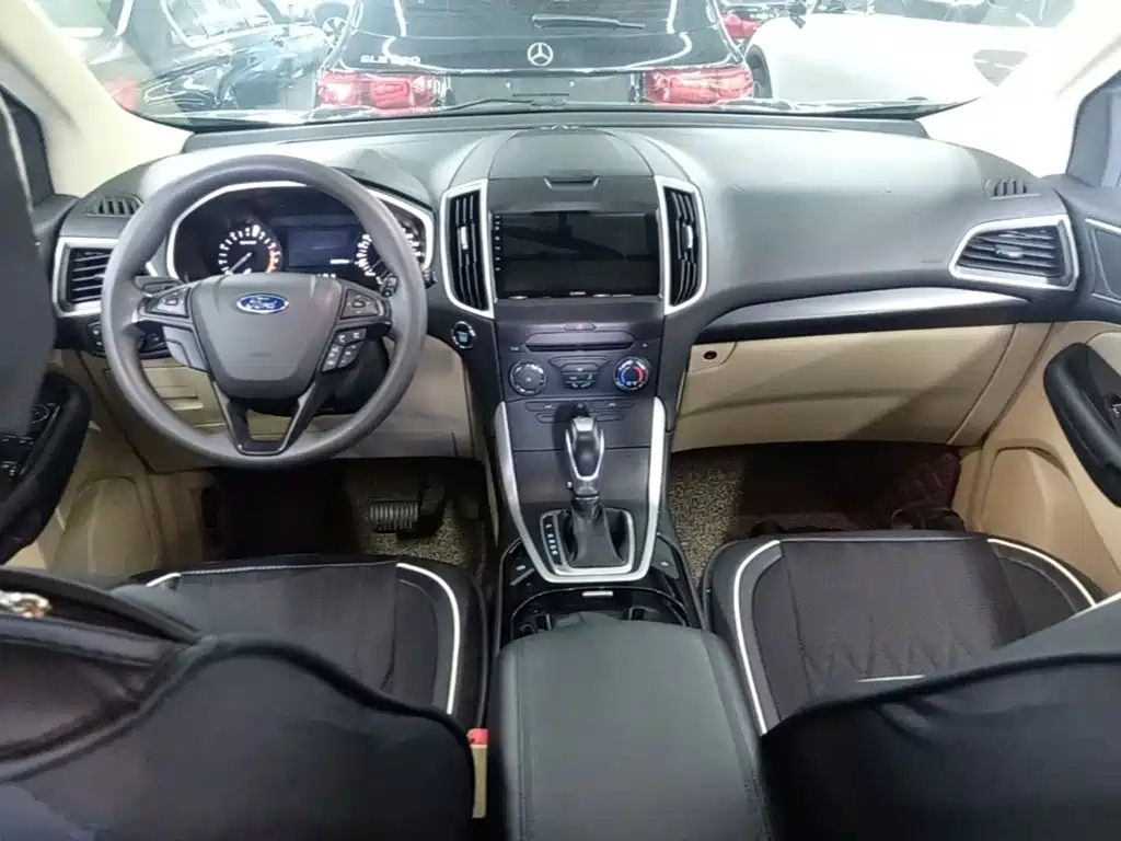 Ford Edge 2016 — фото 10