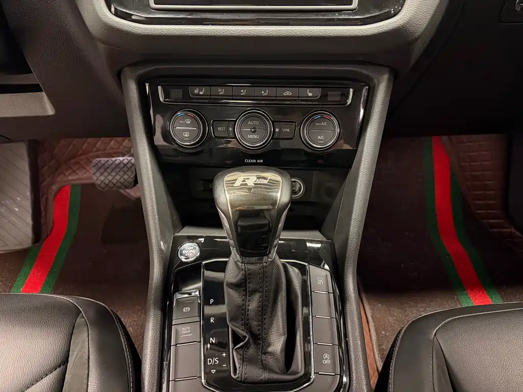 Volkswagen Tiguan L 2018 — фото 11