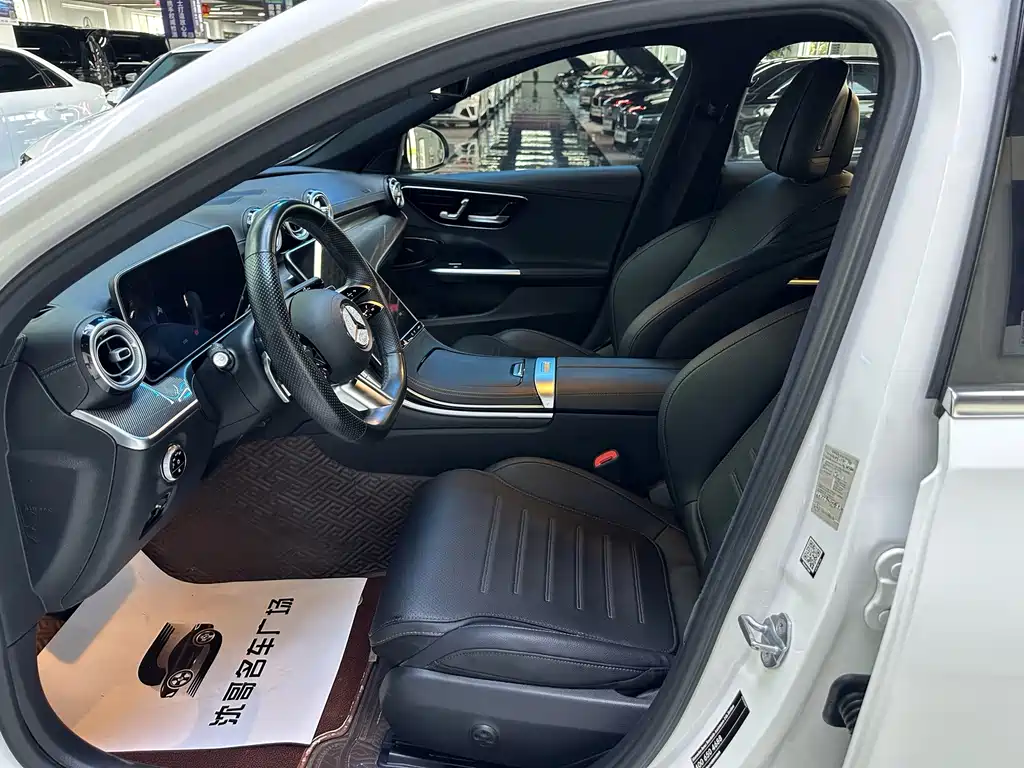 Mercedes-Benz C-Class 2023