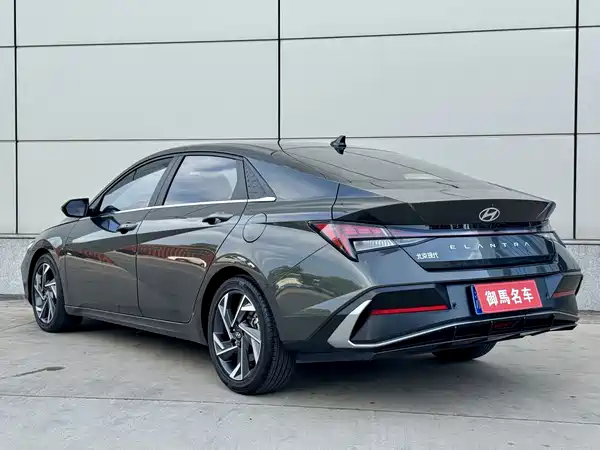 Hyundai Elantra 2023