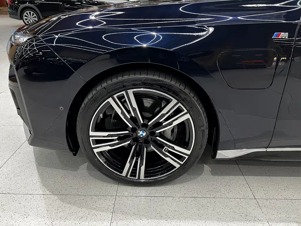 BMW i7 2024 — фото 12