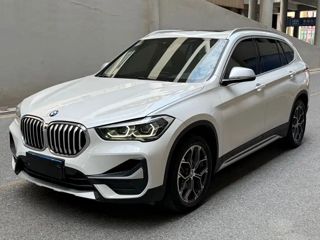 BMW X1 2022 — фото 1