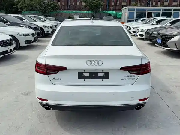 Audi A4L 2018
