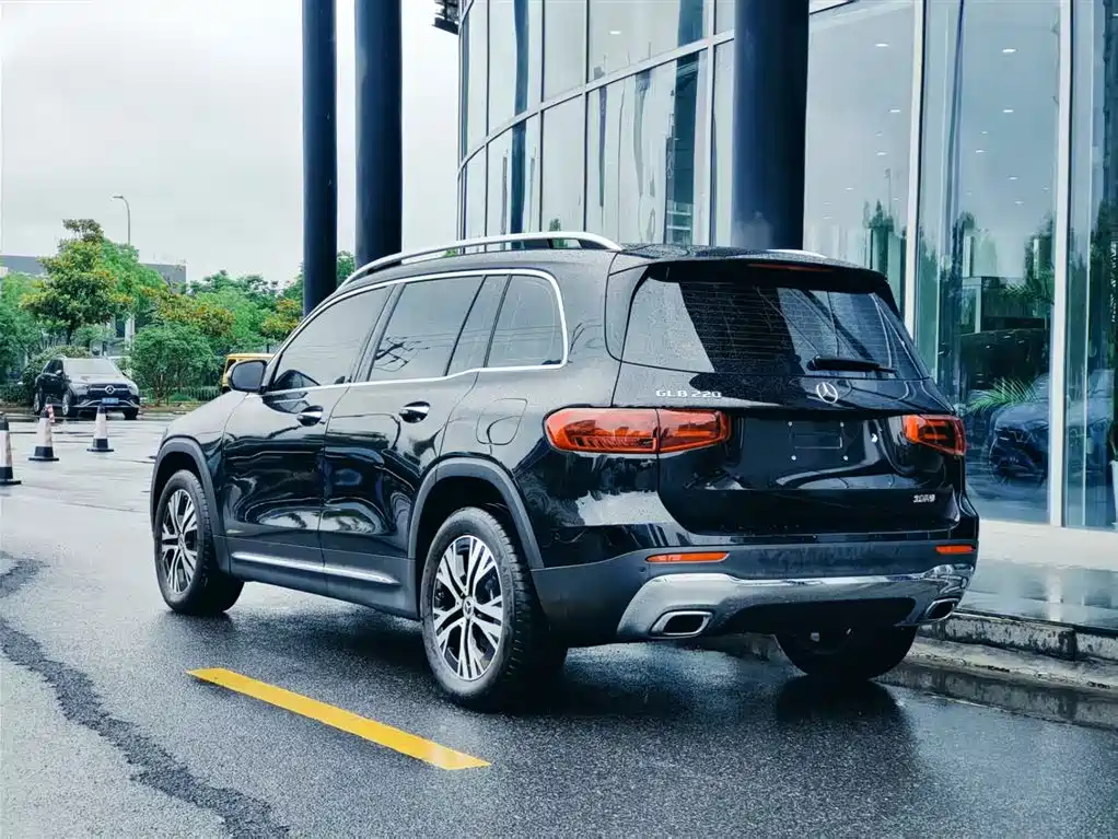 Mercedes-Benz GLB 2025