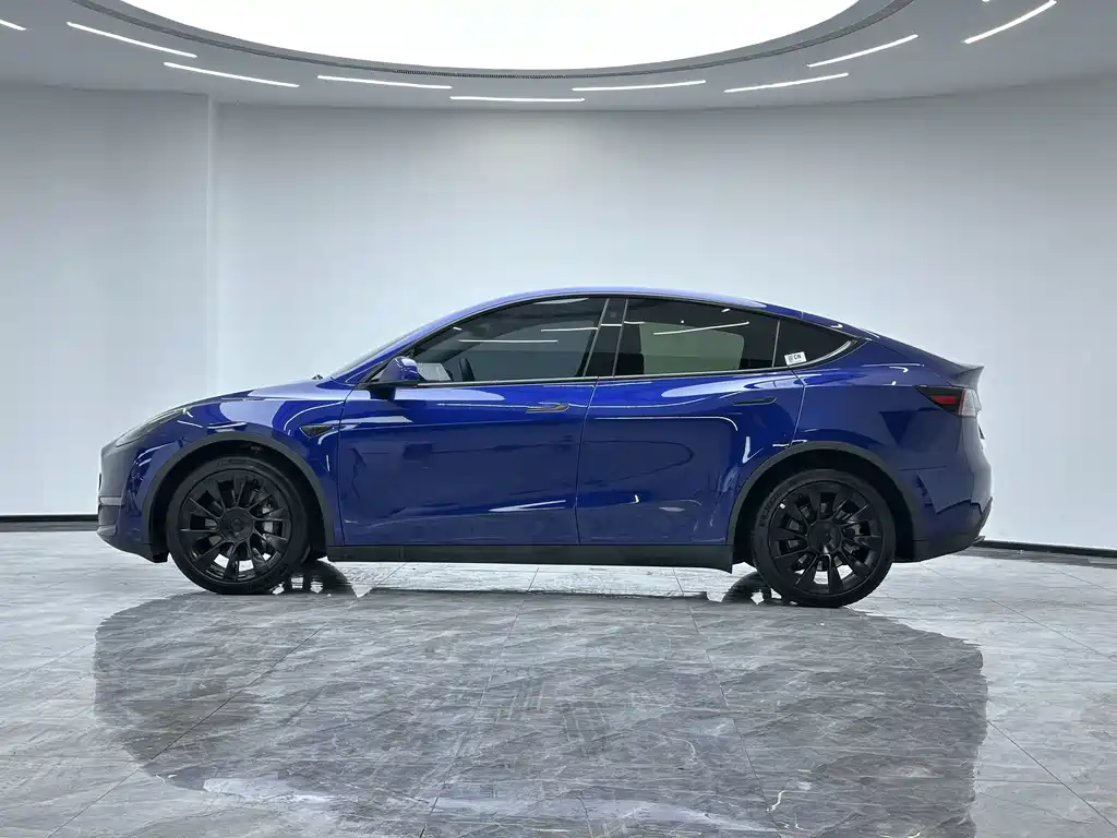 Tesla Model Y 2022 — фото 10