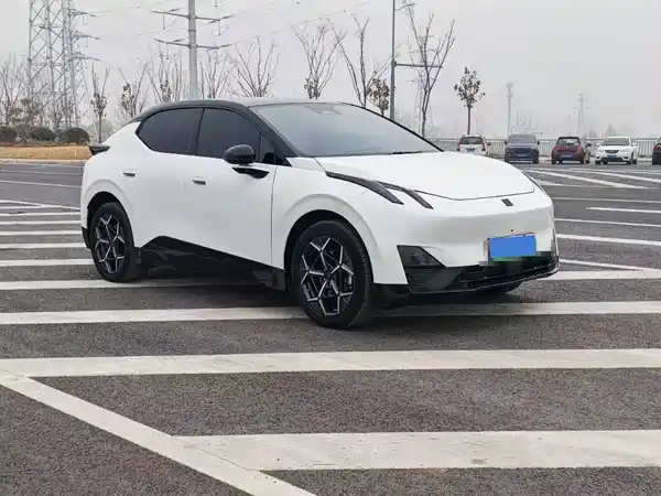 Lynk & Co Z20 2025