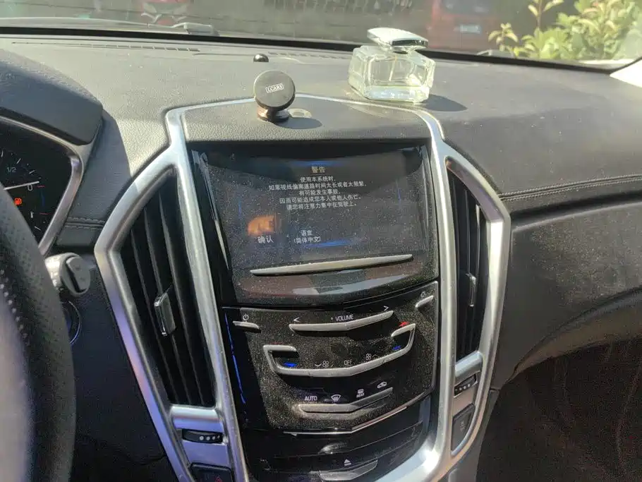 Cadillac SRX 2016 — фото 13