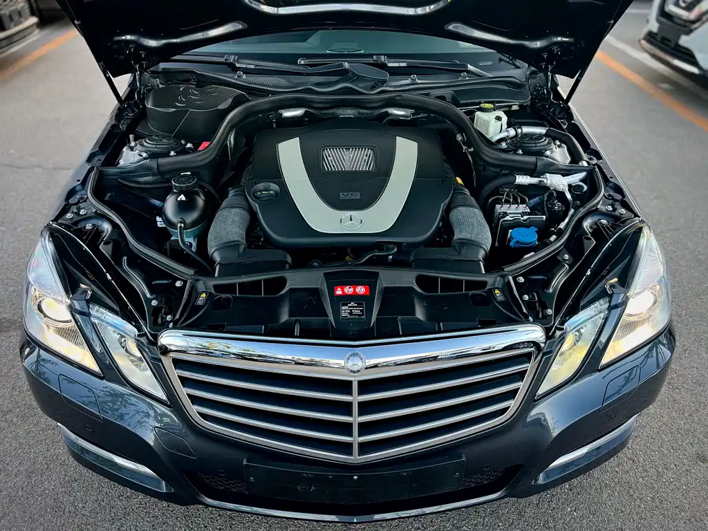 Mercedes-Benz E-Class 2011 — фото 45