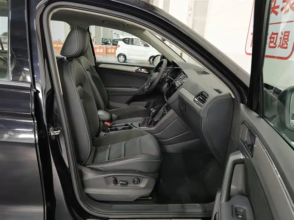 Volkswagen Tiguan L 2021 — фото 23