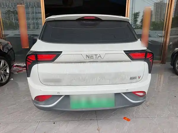 Neta V 2022