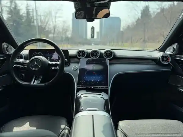 Mercedes-Benz C-Class 2024