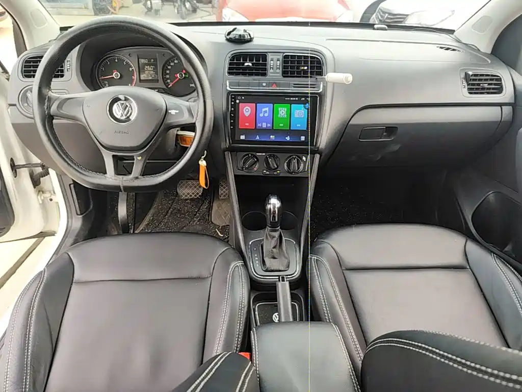 Volkswagen Polo 2017 — фото 10