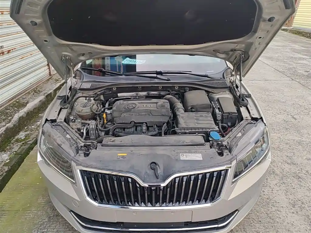 Skoda Superb 2019 — фото 20