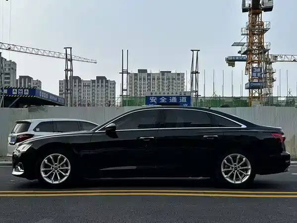 Audi A6L 2023