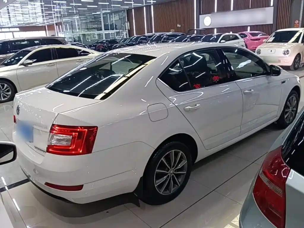 Skoda Octavia 2016 — фото 7