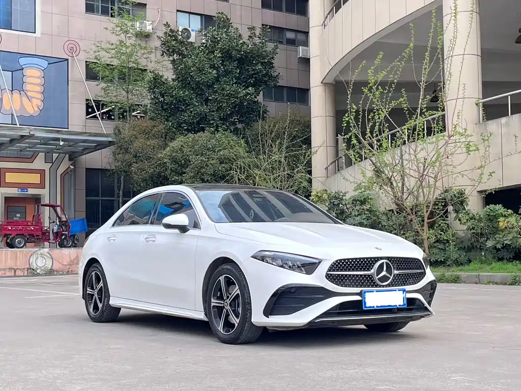 Mercedes-Benz A-Class 2023 — фото 3
