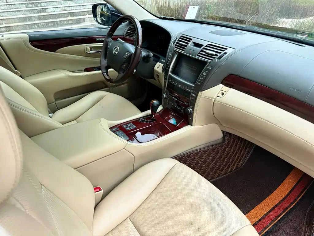 Lexus LS 2009 — фото 12