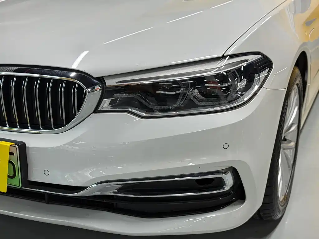BMW 5 Series New Energy 2020 — фото 26