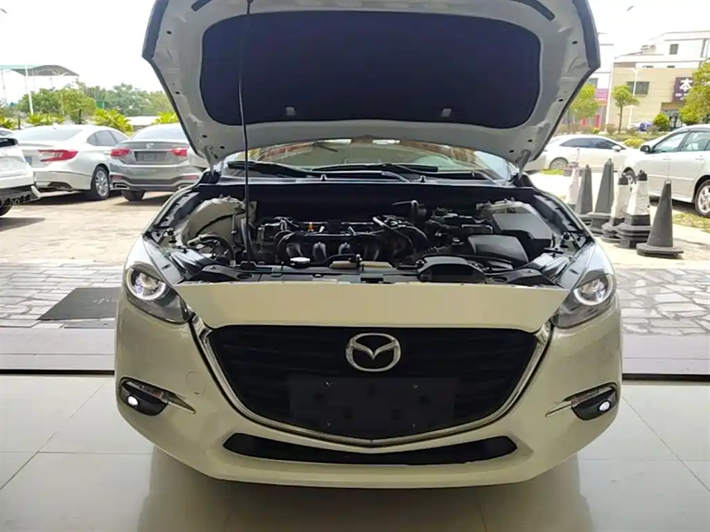 Mazda 3 Axela 2019 — фото 20