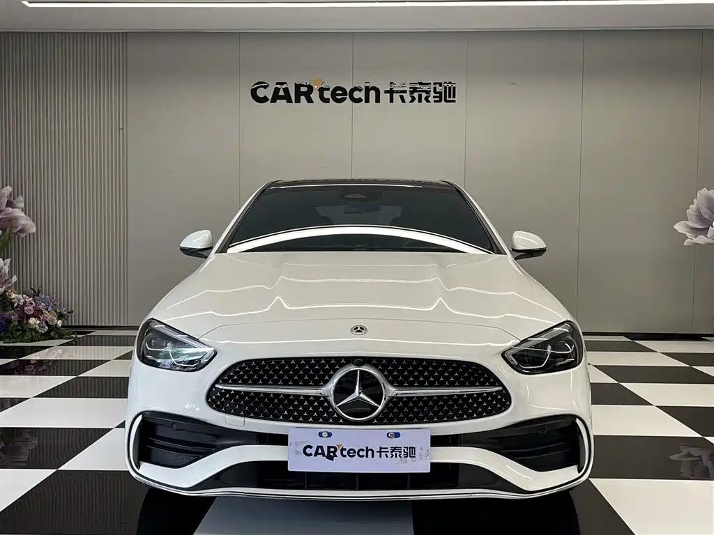 Mercedes-Benz C-Class 2024