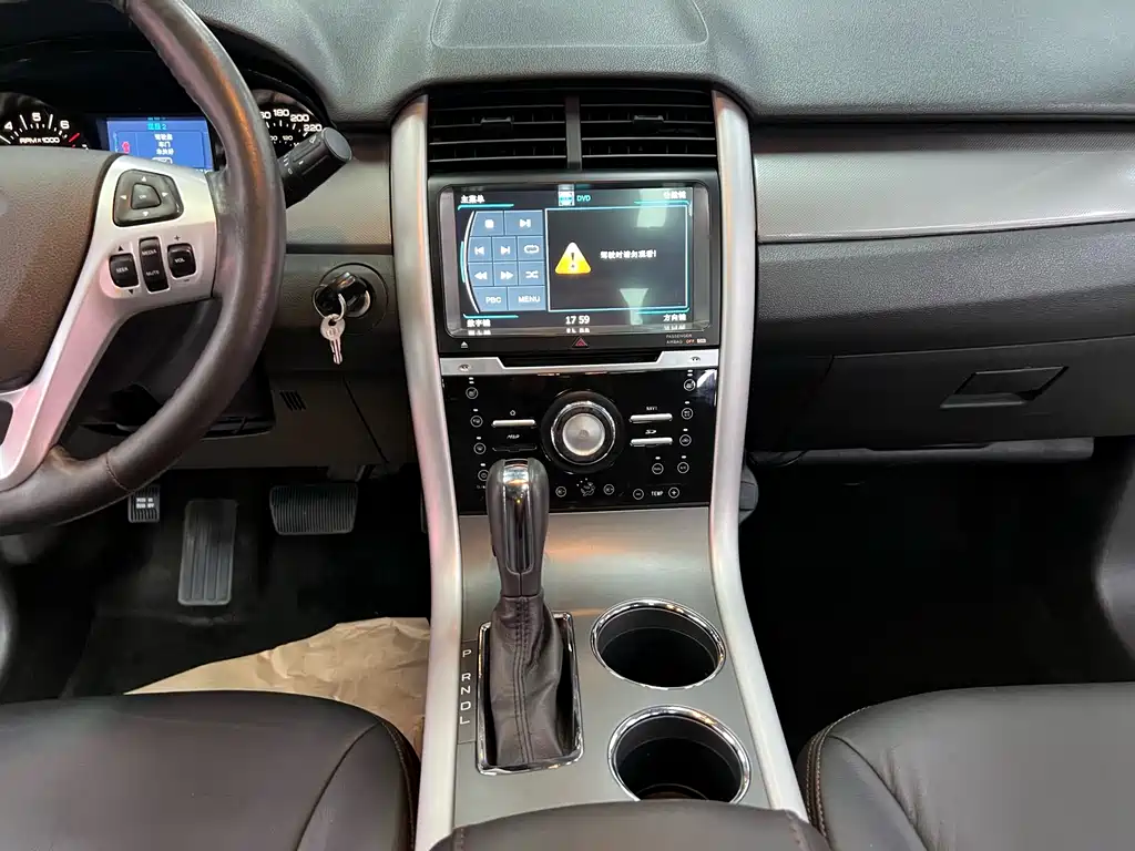 Ford Edge 2015 — фото 14