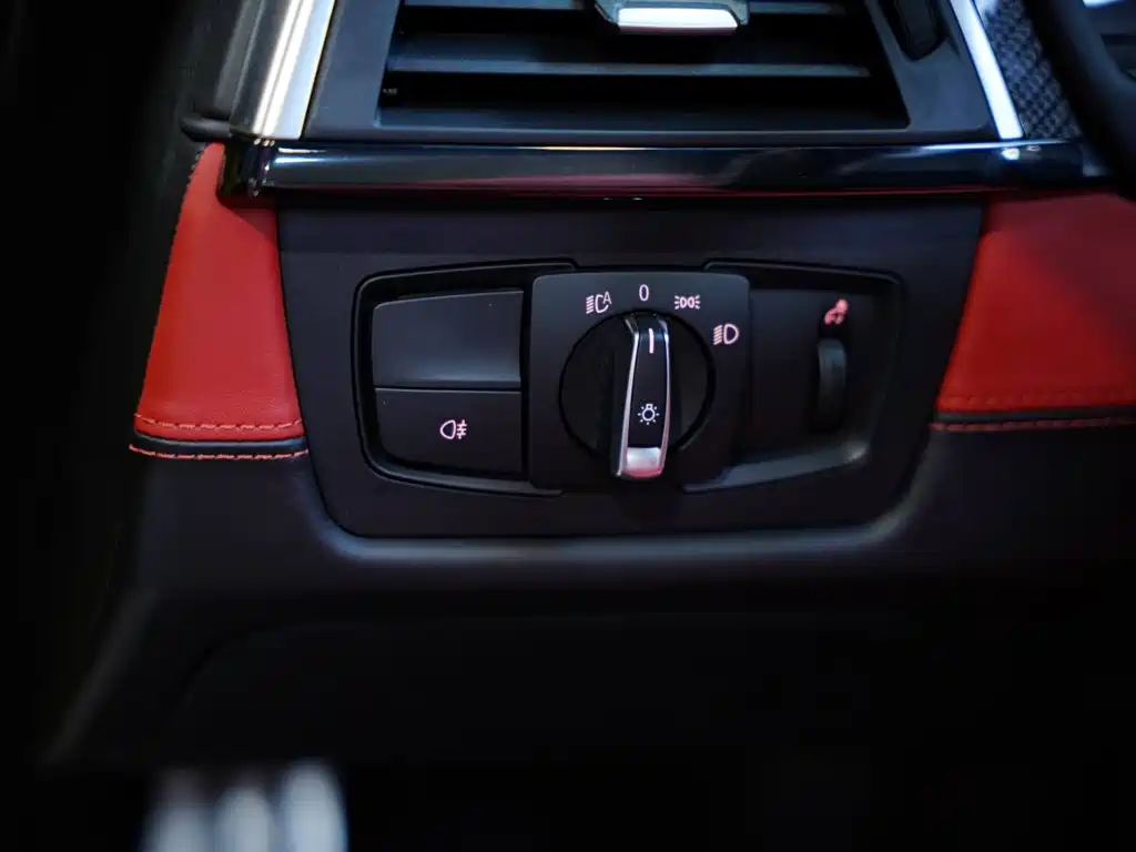 BMW M4 2018 — фото 19