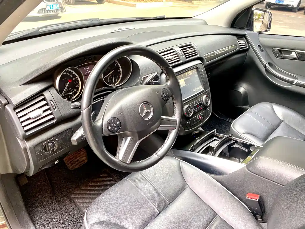 Mercedes-Benz R-Class 2017 — фото 9