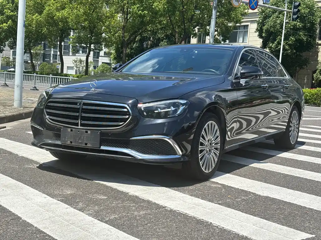 Mercedes-Benz E-Class 2023 — фото 1
