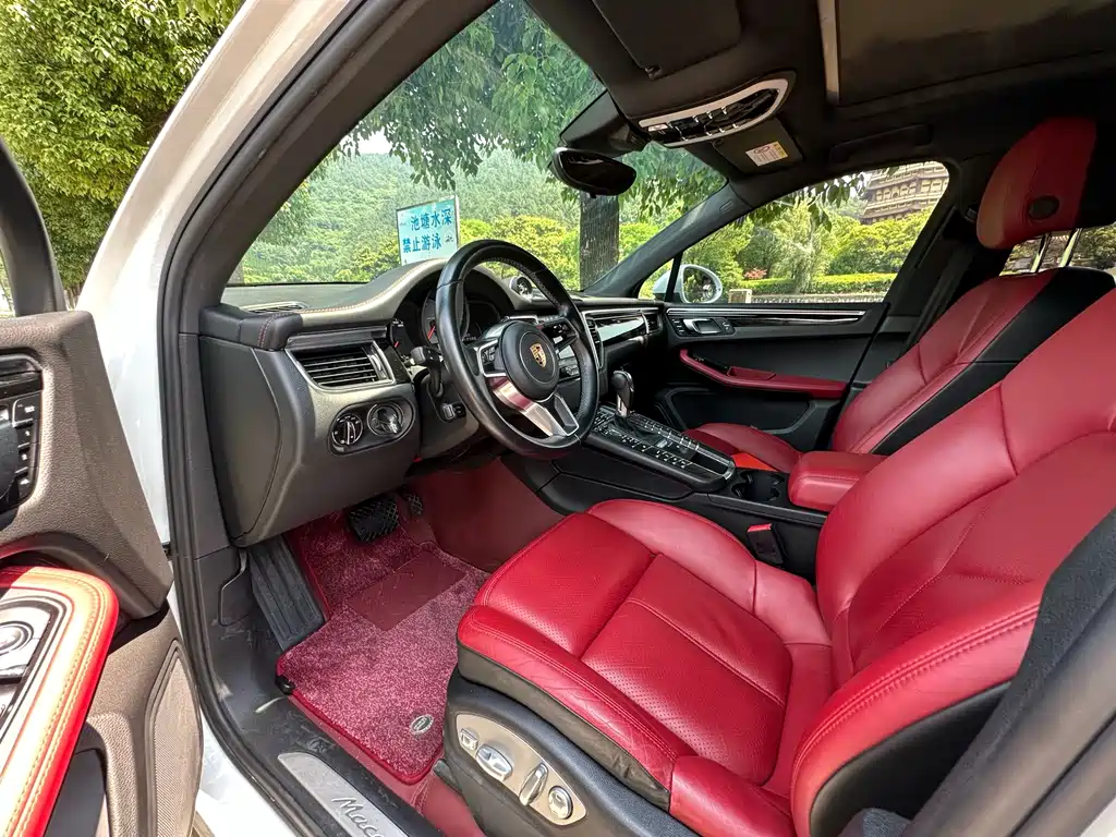 Porsche Macan 2017 — фото 13