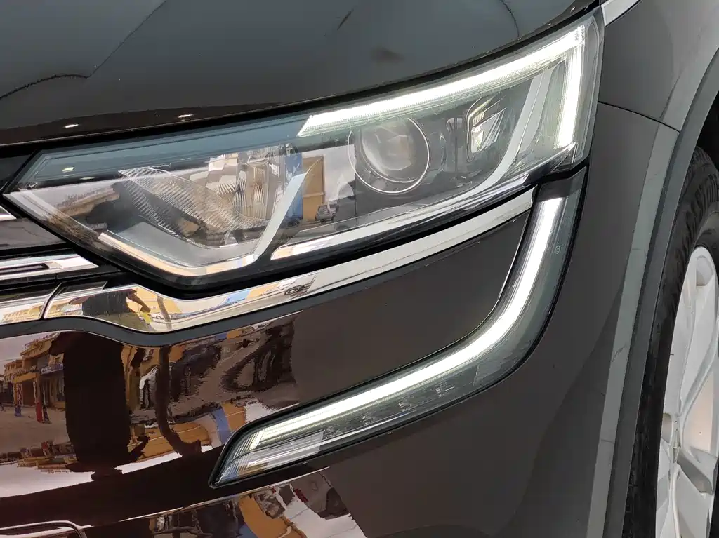 Renault Koleos 2017 — фото 11