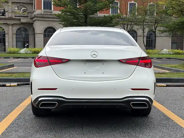 Mercedes-Benz C-Class 2024