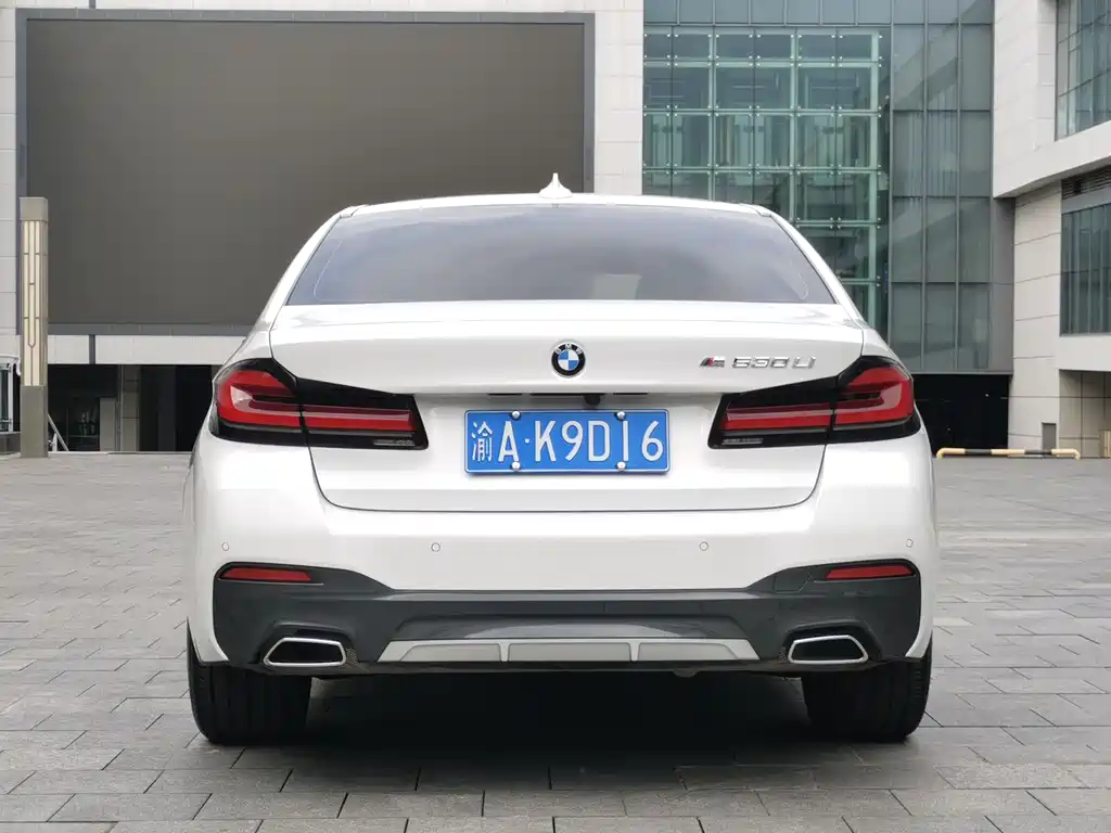 BMW 5 Series 2021 — фото 19