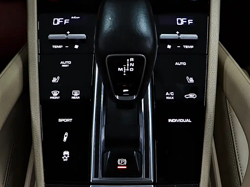 Porsche Cayenne 2019 — фото 21