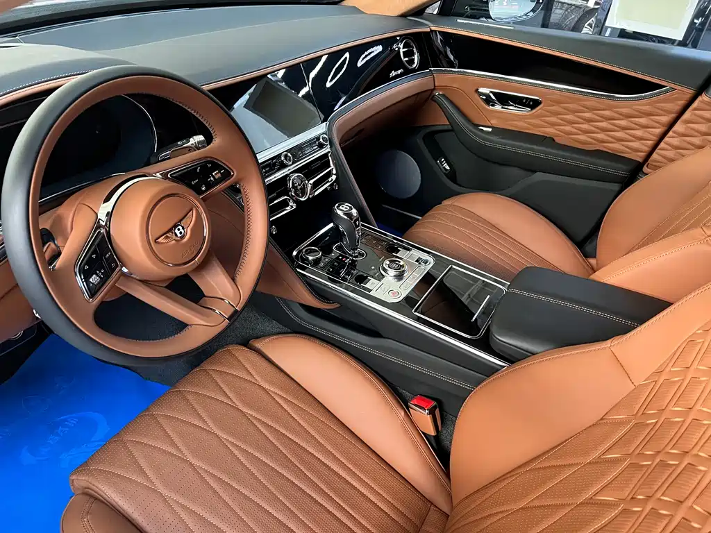 Bentley Flying Spur — фото 10