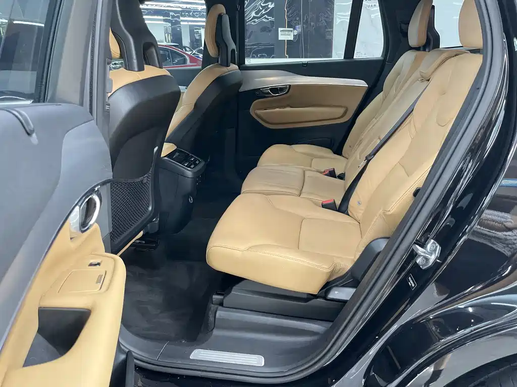 Volvo XC90 2017 — фото 10
