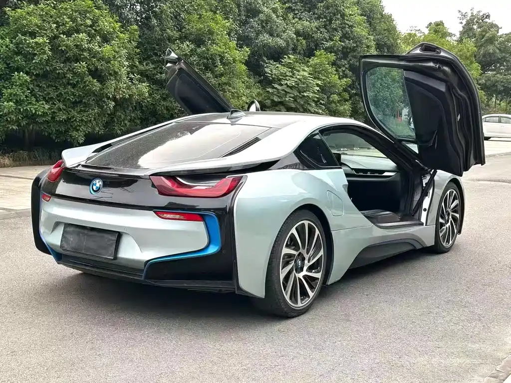 BMW i8 2018 — фото 6