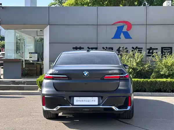 BMW i7 2023