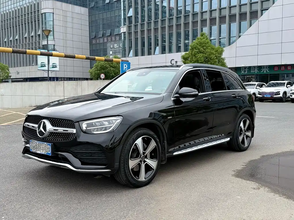 Mercedes-Benz GLC 2022 — фото 1