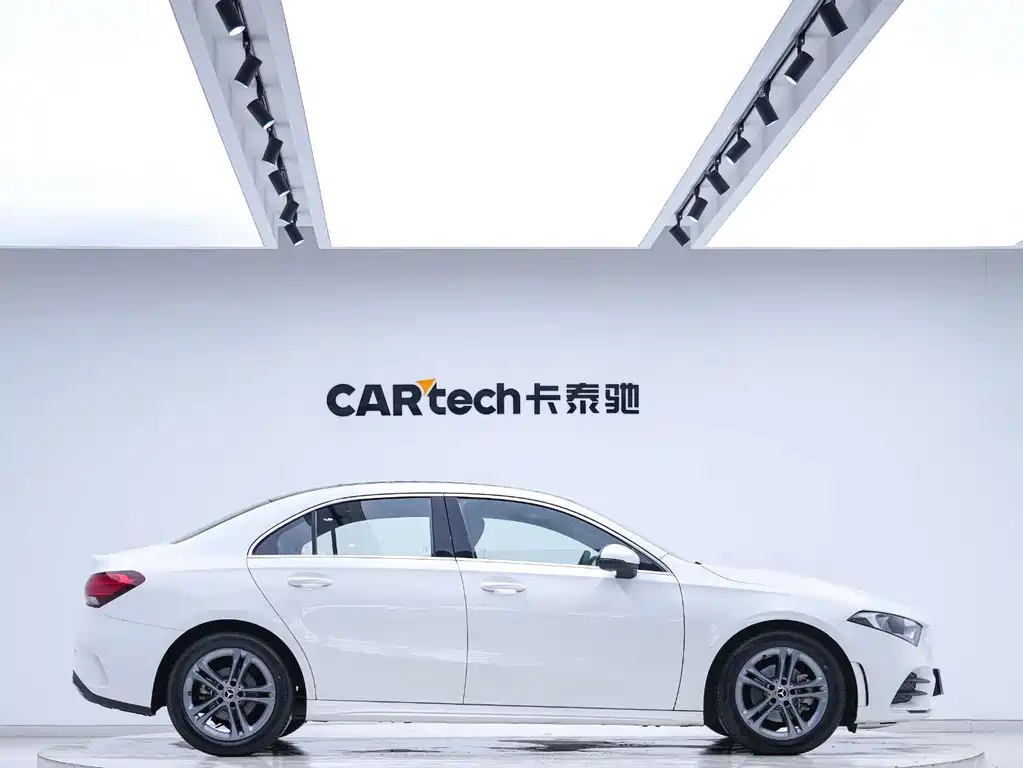 Mercedes-Benz A-Class 2021 — фото 2