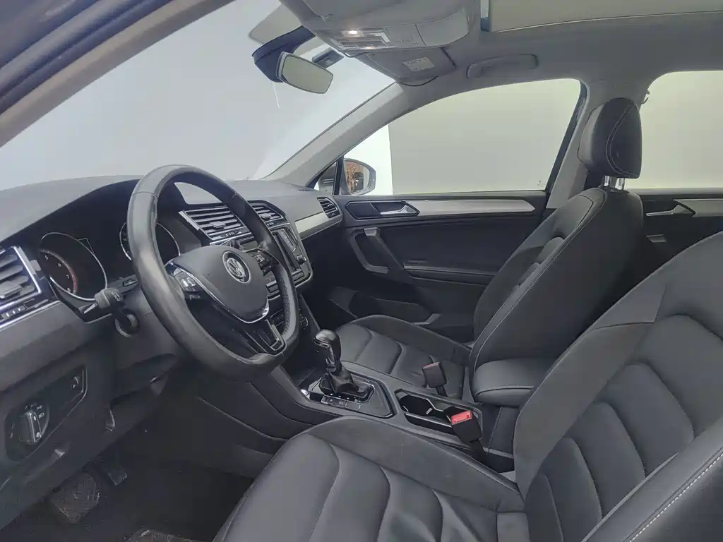 Volkswagen Tiguan L 2018 — фото 9